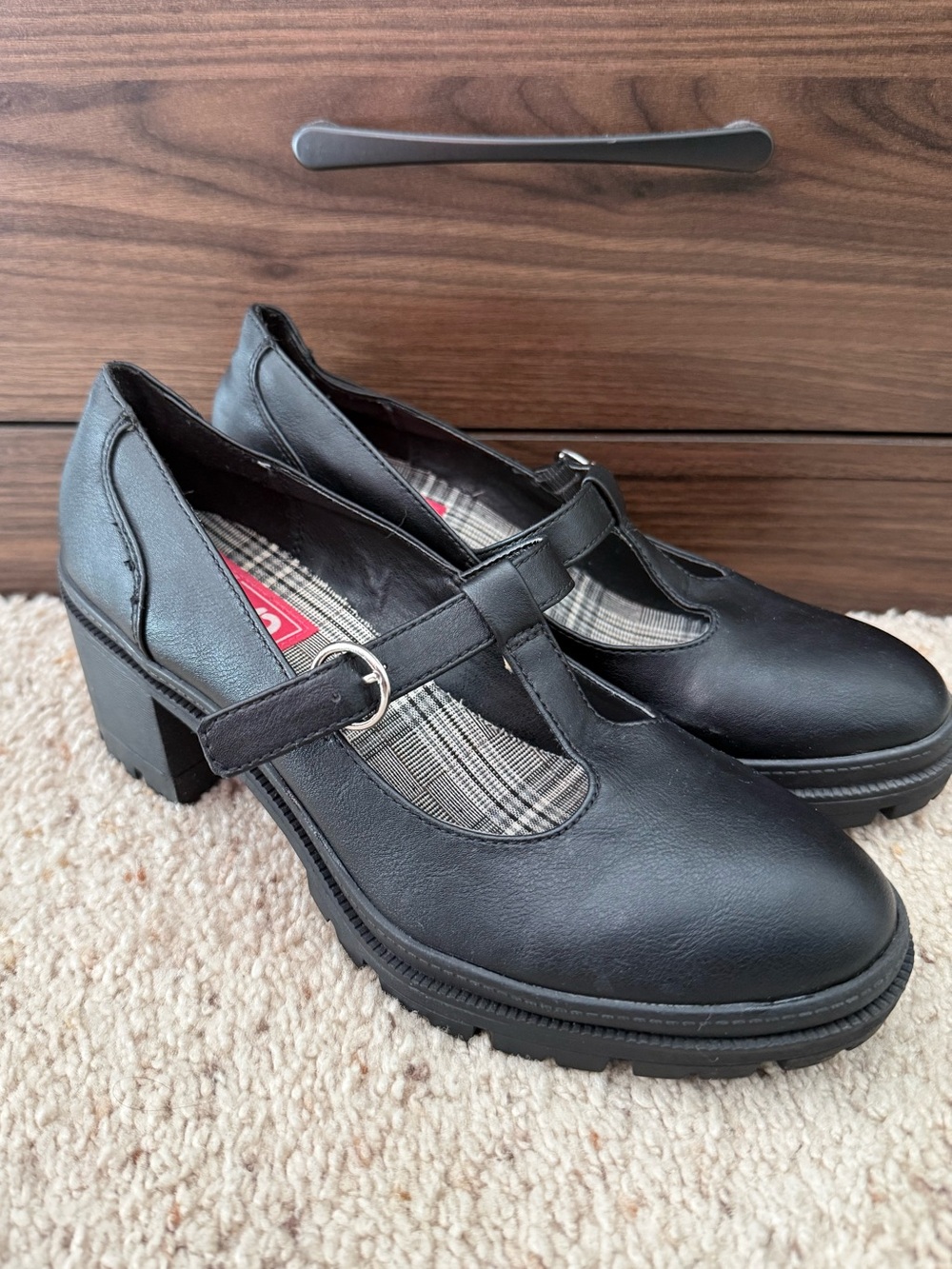 Black Chunky T-Strap Mary Jane Shoes Lug Sole 8M